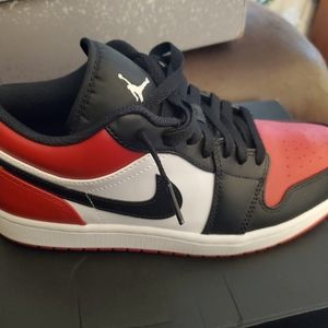 Air Jordan 1 Low, size 9, red/black/white